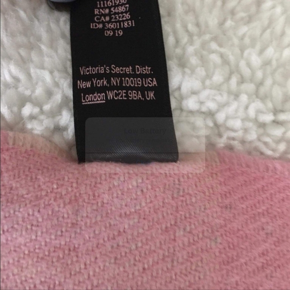 victoria secret scart - Picture 3 of 4